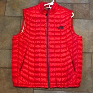 The north face men’s vest. Large